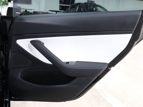 Used 2020 Tesla Model 3 Standard Range Plus image 21