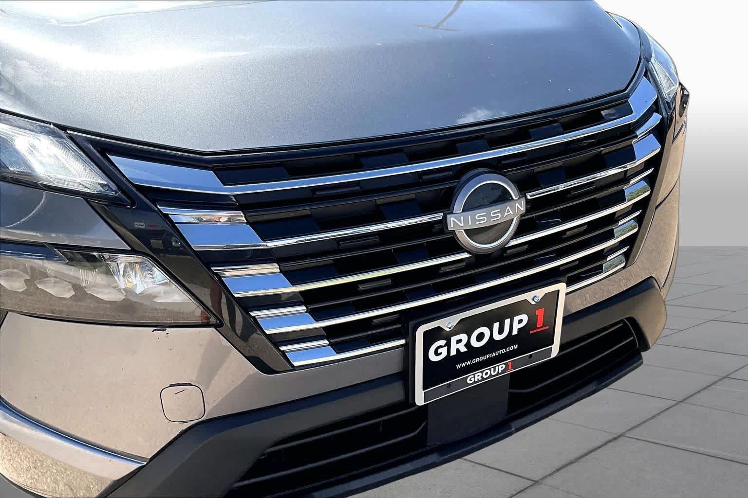 Used 2024 Nissan Rogue SV FWD image 37
