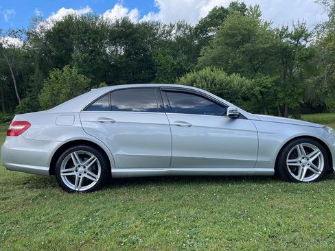 Used 2013 Mercedes-Benz E 350 4MATIC Sedan image 12