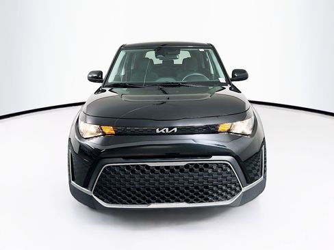 Used 2025 Kia Soul LX w/ LX Technology Package image 2