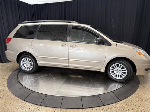 Used 2008 Toyota Sienna LE AWD/4WD image 10