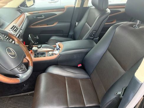 Used 2017 Lexus LS 460 L RWD image 7