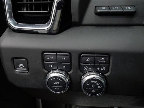 Used 2025 GMC Sierra 3500 Denali w/ Denali Reserve Package AWD/4WD image 27