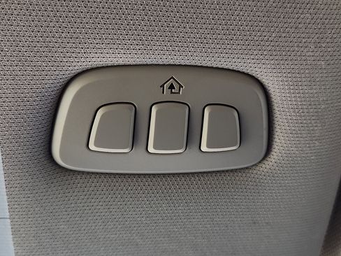 Used 2022 Ford Explorer Platinum w/ Equipment Group 601A AWD/4WD image 14