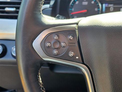 Used 2018 Chevrolet Suburban LT image 32