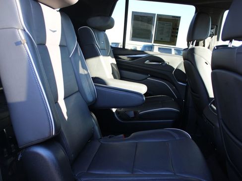 Used 2024 Cadillac Escalade Sport AWD/4WD image 34