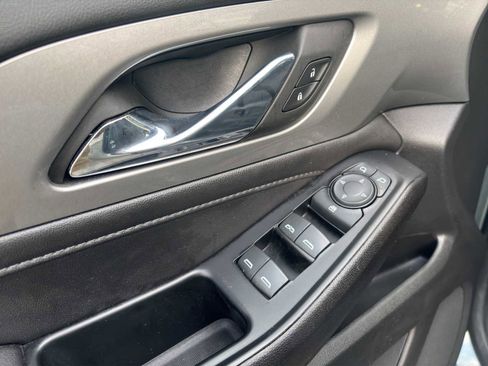 Used 2023 Chevrolet Traverse LT w/ Midnight/Sport Edition image 10