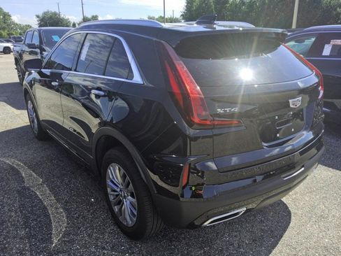 Used 2025 Cadillac XT4 Premium Luxury w/ Technology Package FWD image 6