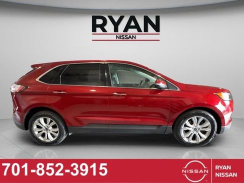 Used 2019 Ford Edge Titanium w/ Equipment Group 301A AWD/4WD image 2