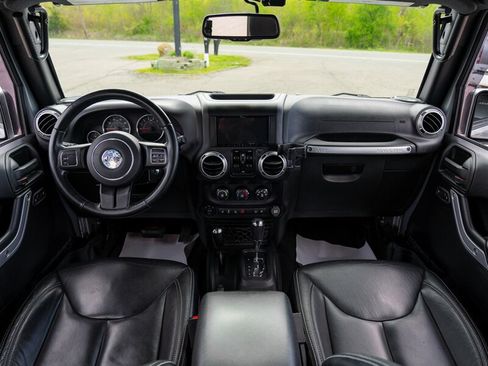 Used 2016 Jeep Wrangler Unlimited Sahara w/ Dual Top Group AWD/4WD image 24