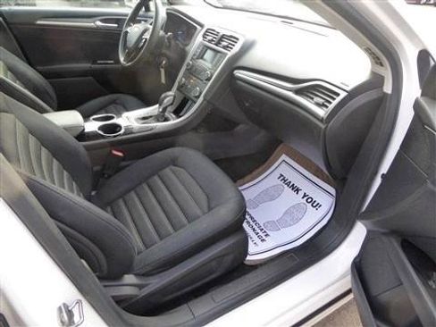 Used 2013 Ford Fusion SE image 17