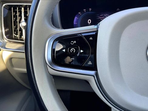 Used 2024 Volvo V60 B5 Cross Country Plus image 21