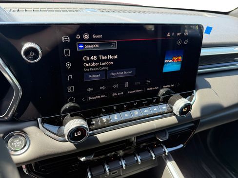 New 2026 GMC Canyon Elevation w/ Convenience Package image 12