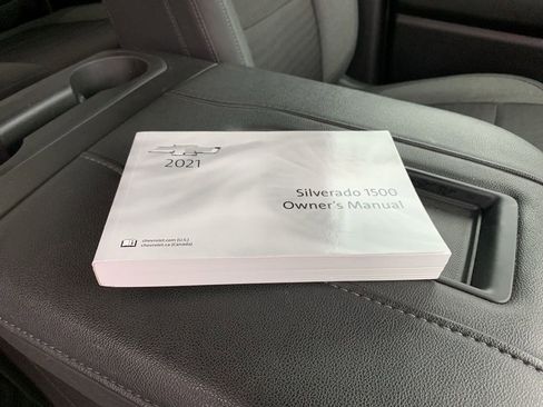 Used 2021 Chevrolet Silverado 1500 LT Trail Boss w/ Bed Protection Package image 33