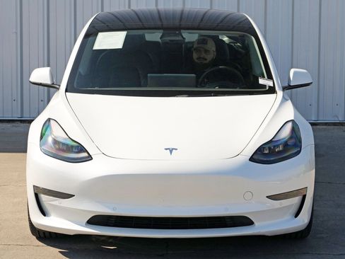 Used 2022 Tesla Model 3 image 45