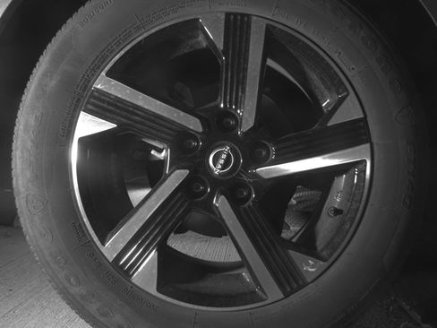 Used 2025 Nissan Sentra SV FWD image 15