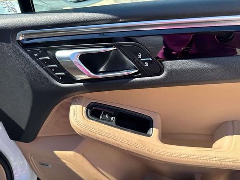 Used 2024 Porsche Macan image 15