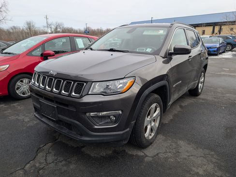 Used 2021 Jeep Compass Latitude w/ Convenience Group image 1