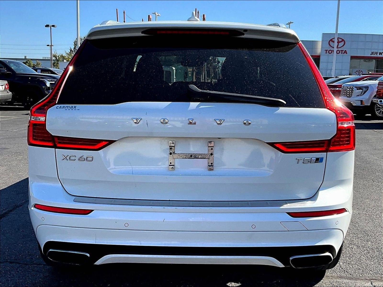 Used 2018 Volvo XC60 T5 R-Design w/ Convenience Package AWD/4WD image 5