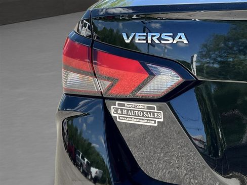Used 2024 Nissan Versa SV image 9