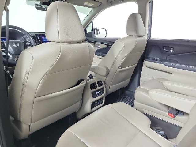 Used 2019 Honda Pilot Touring image 11