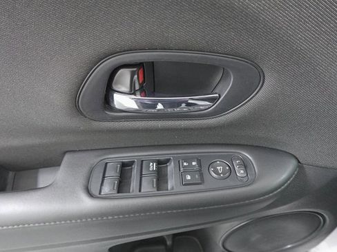 Used 2019 Honda HR-V Sport image 12