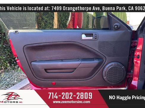 Used 2005 Ford Mustang Premium RWD image 35