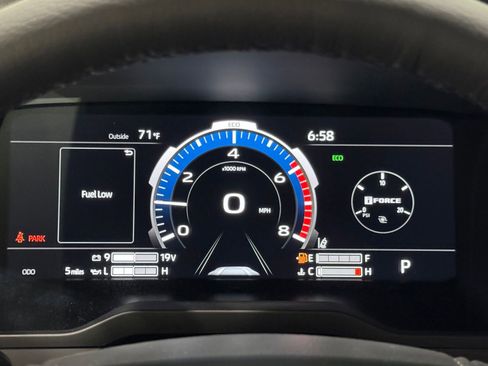 New 2026 Toyota Tundra Limited AWD/4WD image 30
