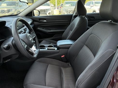 Used 2024 Nissan Altima 2.5 SV FWD image 13