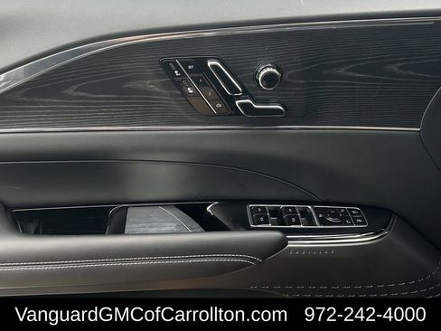 Used 2024 Cadillac Lyriq Luxury image 27