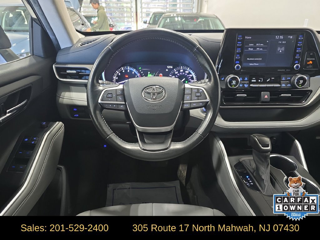 Used 2022 Toyota Highlander XLE AWD/4WD image 13
