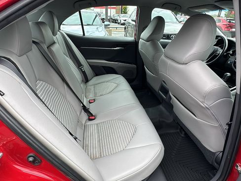 Used 2020 Toyota Camry SE FWD image 22