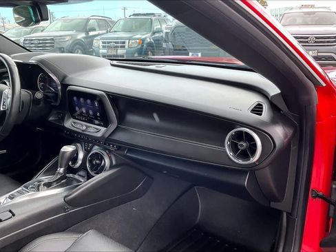 Used 2020 Chevrolet Camaro LT w/ Technology Package RWD image 22