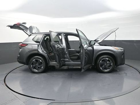 Used 2024 Nissan Rogue SV AWD/4WD image 36