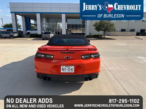 Used 2021 Chevrolet Camaro SS RWD image 6