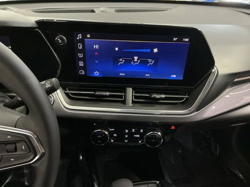 Used 2025 Chevrolet Trax ACTIV w/ Driver Confidence Package image 28