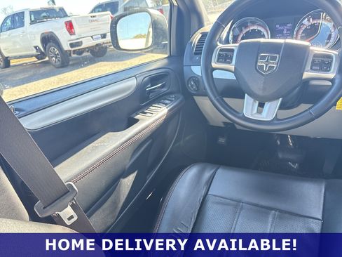 Used 2013 Dodge Grand Caravan R/T image 16