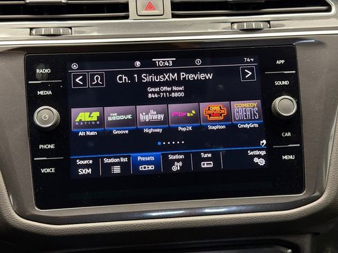 Used 2023 Volkswagen Tiguan SE FWD image 9