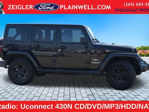 Used 2014 Jeep Wrangler Unlimited Sahara w/ Dual Top Group AWD/4WD image 6