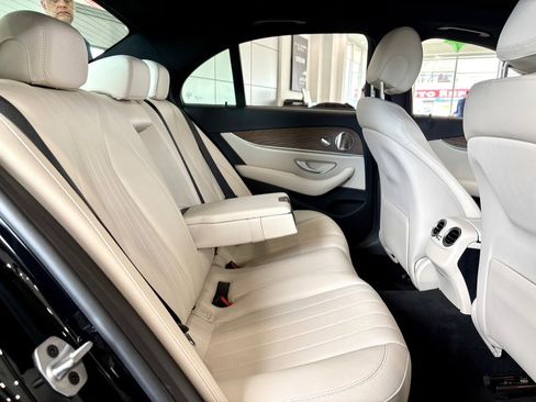 Used 2023 Mercedes-Benz E 350 4MATIC Sedan image 19
