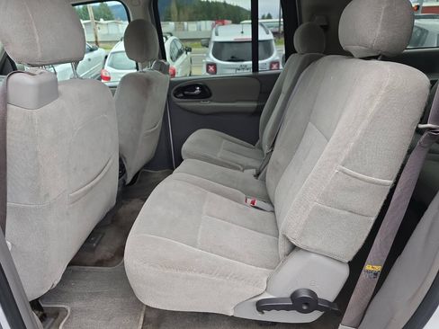 Used 2005 Chevrolet TrailBlazer EXT 4WD w/ LS Preferred Equipment Group image 12