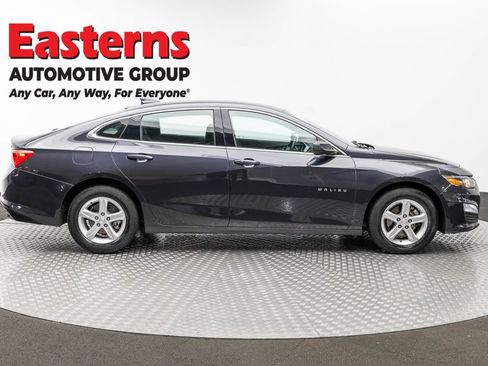 Used 2023 Chevrolet Malibu LT FWD image 4