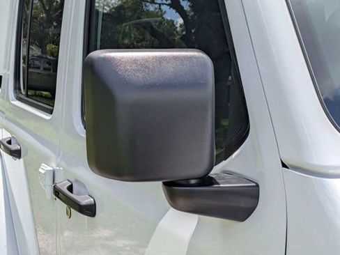 New 2026 Jeep Wrangler Unlimited Rubicon AWD/4WD image 11