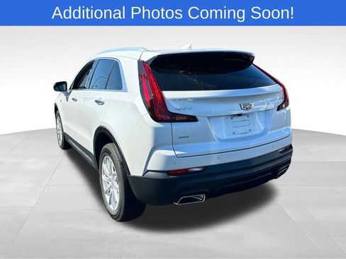 Used 2023 Cadillac XT4 Luxury w/ Cold Weather Package AWD/4WD image 5