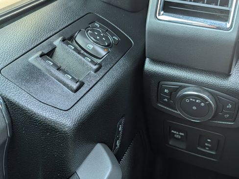 Used 2017 Ford F150 XLT w/ Equipment Group 302A Luxury image 22