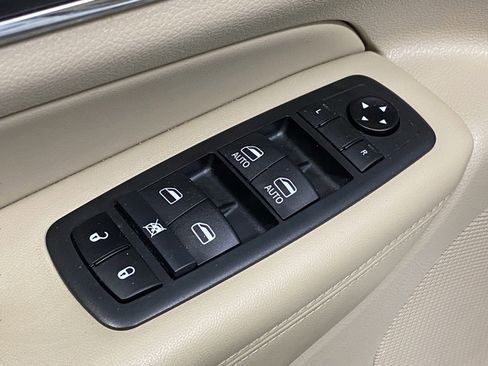 Certified 2021 Jeep Grand Cherokee Limited w/ Luxury Group II AWD/4WD image 31
