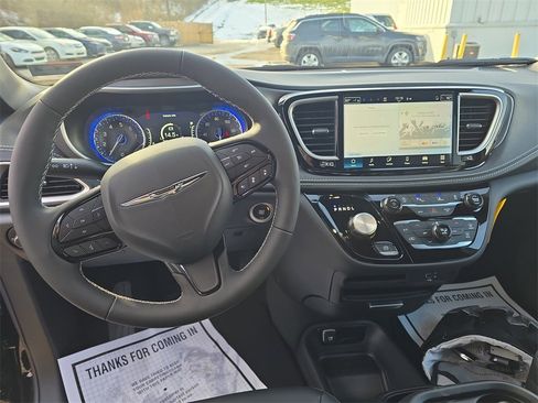 New 2026 Chrysler Pacifica Select w/ S Appearance Package image 15