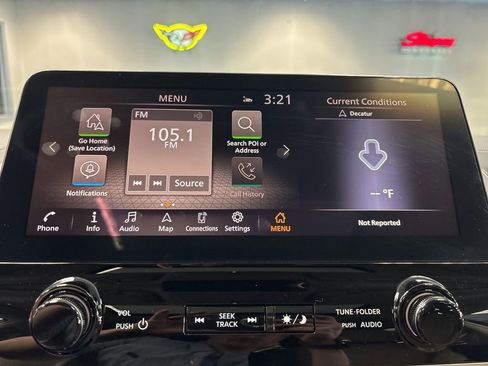 Used 2024 Nissan Armada Platinum w/ Captain's Chairs Package image 38