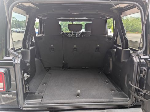 Used 2021 Jeep Wrangler Unlimited Sport w/ Sun And Sound Package AWD/4WD image 17