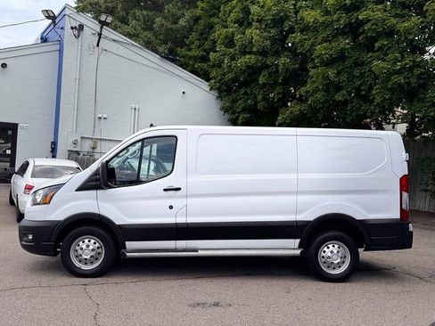 Used 2024 Ford Transit 250 Low Roof AWD w/ Exterior Upgrade Package image 3